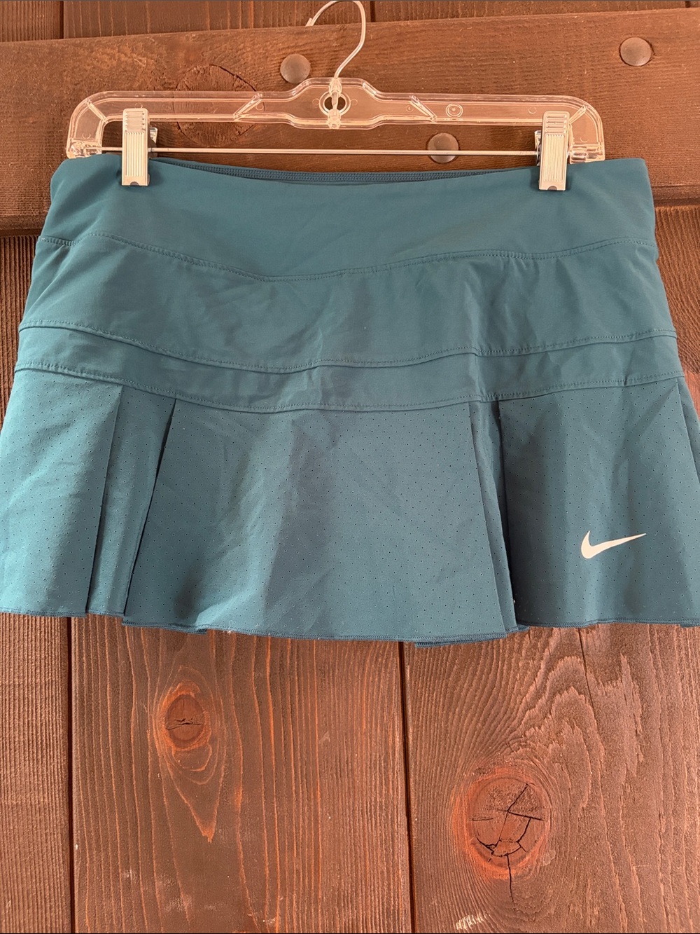 Nike Women's Teal Pleated Athletic Skort